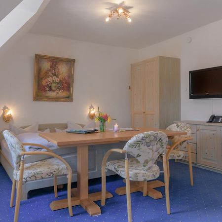 Hotel "Malerwinkel" Gmbh Seeon-Seebruck Luaran gambar