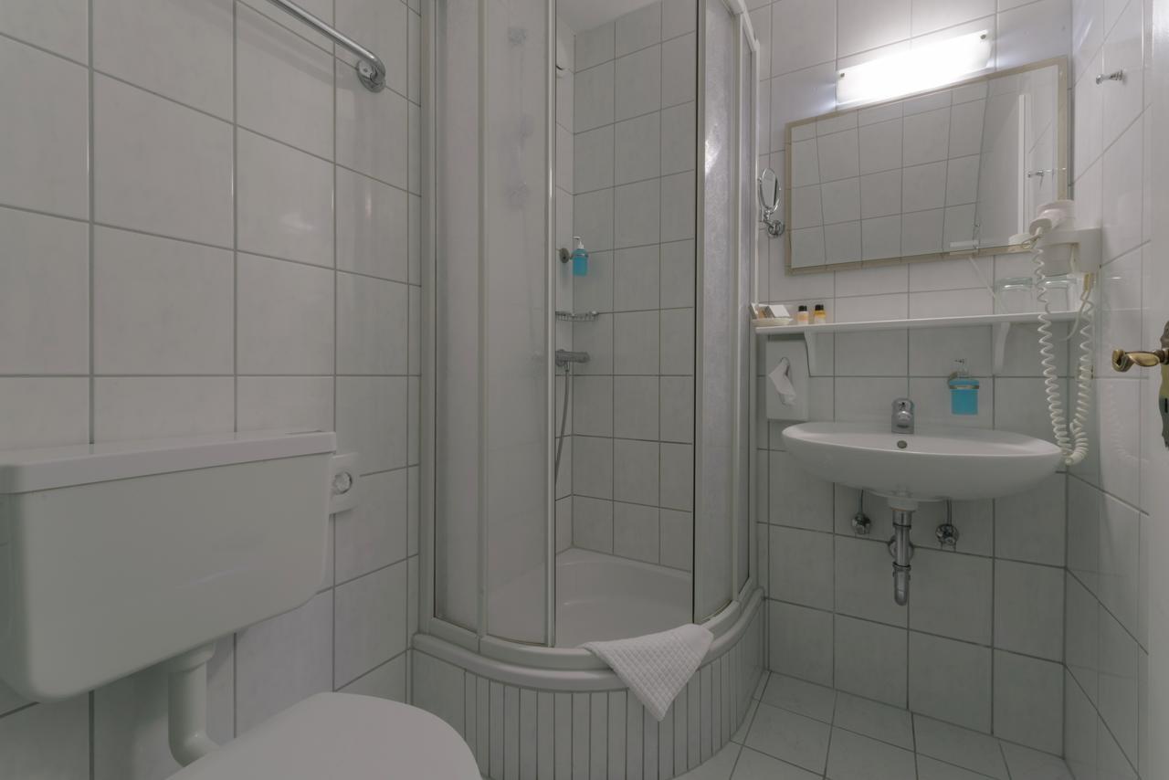 Hotel "Malerwinkel" Gmbh Seeon-Seebruck Luaran gambar