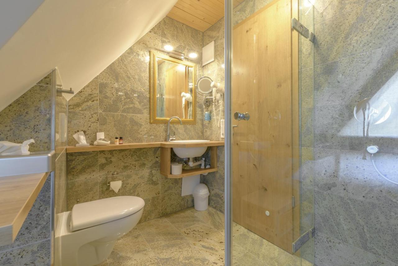 Hotel "Malerwinkel" Gmbh Seeon-Seebruck Bilik gambar